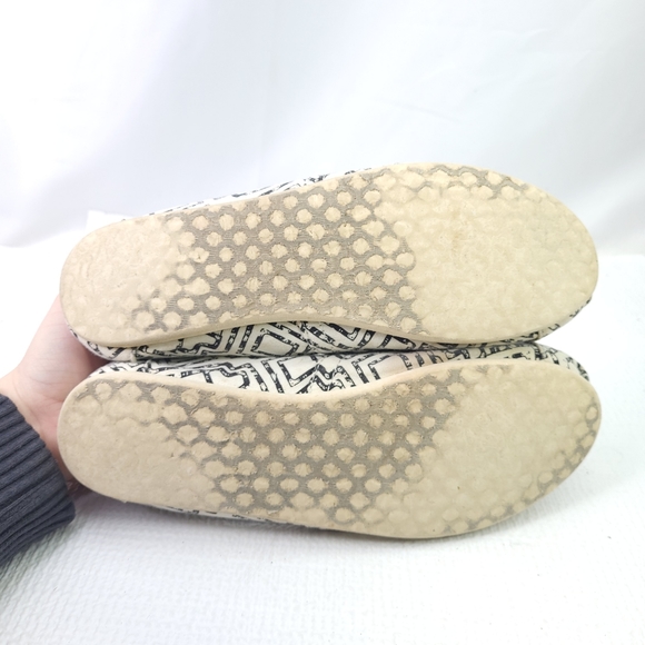 Toms Alpagata Aztec Print Slip On Flats Wrap Style Lightweight Shoes Size 8.5 - Picture 7 of 7